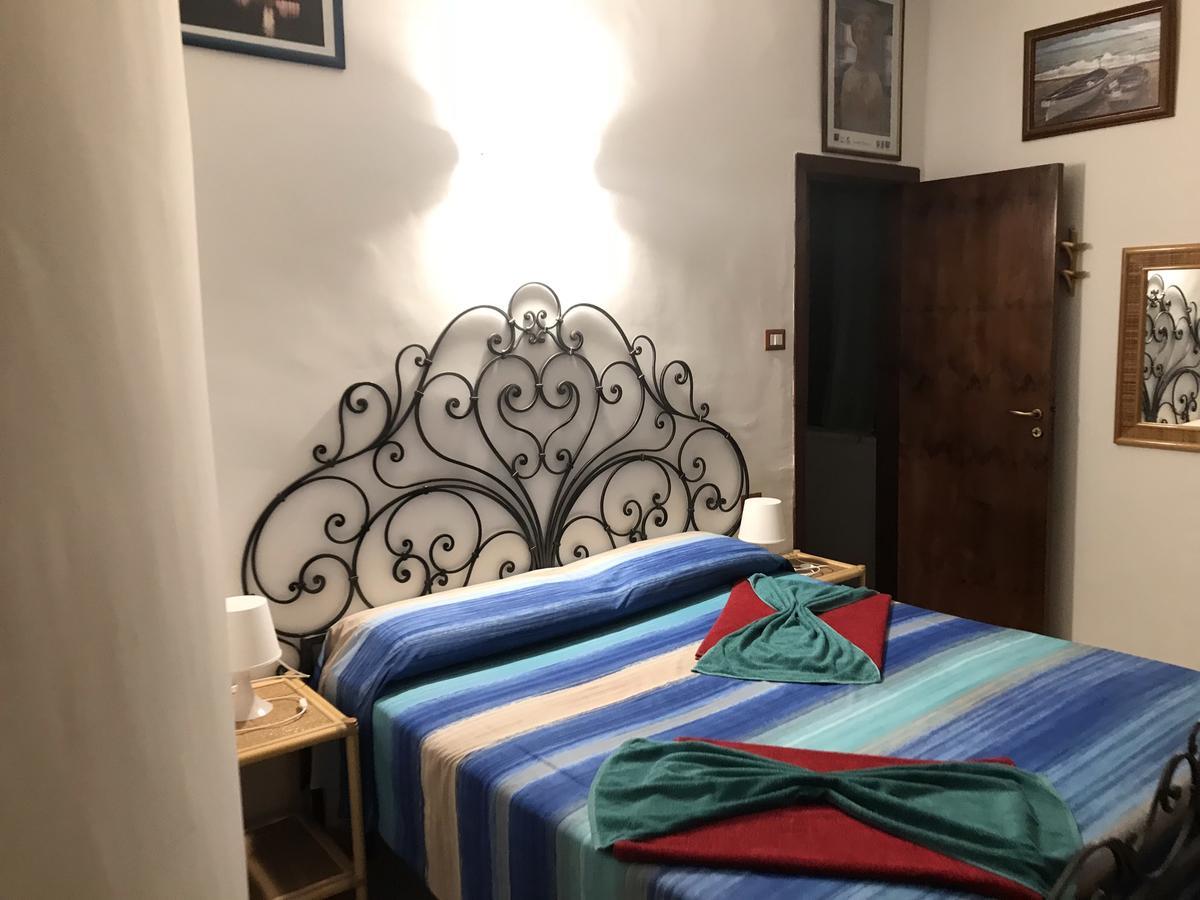 Casa Elvira Acomodação com café da manhã Isola Di Capo Rizzuto Exterior foto