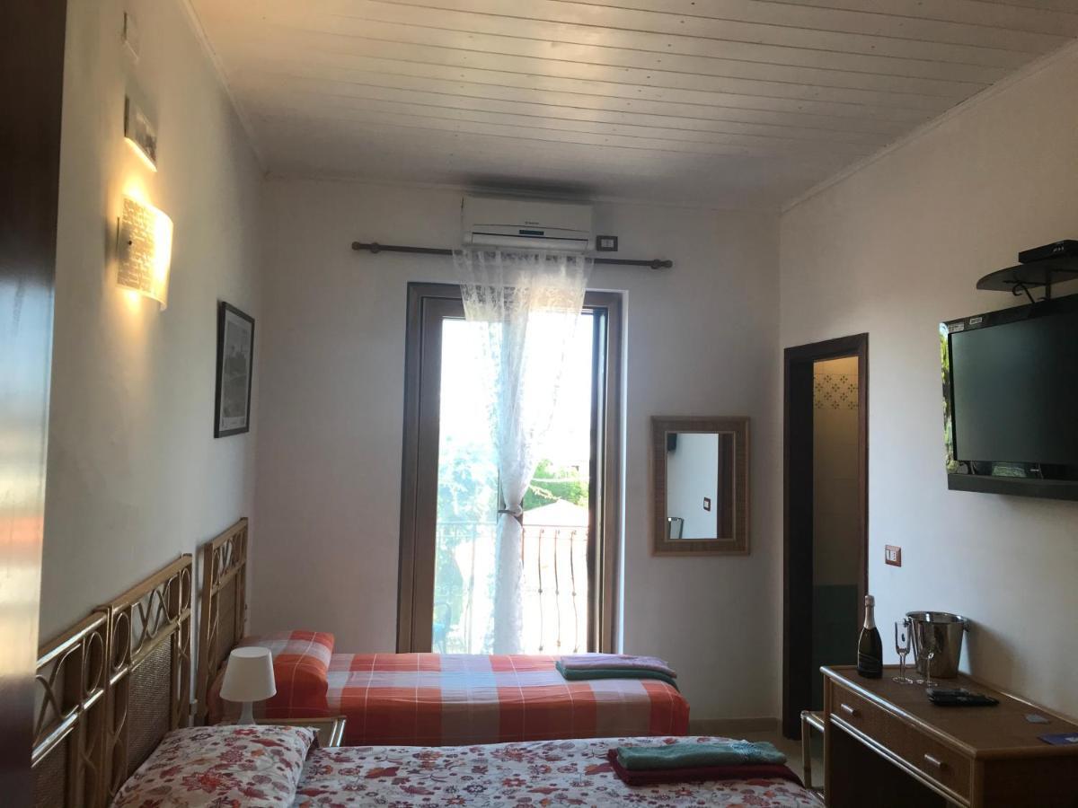Casa Elvira Acomodação com café da manhã Isola Di Capo Rizzuto Exterior foto